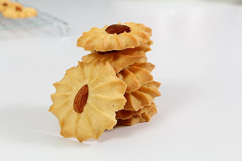 Kekse, Backen, Süßigkeiten, Brot, Bäckerei, Frühstück, kaukasische Küche, Nahrungsmittel, das Mehl, des Rohlings, Süss, der Ofen, köstlich, Lebensmittel, Essen und Trinken, Studioaufnahme, keine Leute, Nahansicht, drinnen, Stillleben, Frische, weißer Hintergrund, Fokus auf den Vordergrund, Süßes Essen, Haufen, Trockenobst, Gruppe von Objekten, getrocknetes Essen, Obst, kopieren sie platz, Wohlbefinden, trocken, ausgeschnitten, Snack, Versuchung, 5K, CC0, gemeinfrei, lizenzfrei