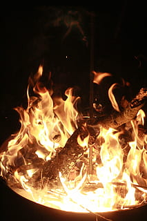 foc, flama, calenta, calor, perill, foguera, inflamable, cremant, foc - fenomen natural, calor - temperatura, nit, brillant, registre, color taronja, naturalesa, moviment, cap gent, fusta, primer pla, material de fusta, llenya, medi ambient, llar de foc, esdeveniment, pou de foc, 5K, CC0, domini públic, lliure de regalies
