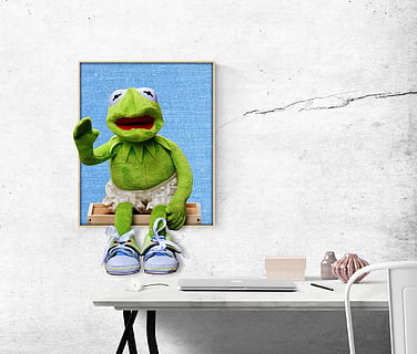 Kermit, Frosch-Plakat, Frosch, Bild, Schreibtisch, lustig, Büro, 3d, Plüschtier, ausgestopftes Tier, Spielzeuge, Kreativität, Darstellung, Wandbau - Funktion, keine Leute, menschliche Darstellung, drinnen, Spielzeug, Kunst und Handwerk, grüne Farbe, Tabelle, Blau, Stillleben, Tag, weibliche Ähnlichkeit, Natur, Kunst, direkt darüber, 1080P, CC0, gemeinfrei, lizenzfrei