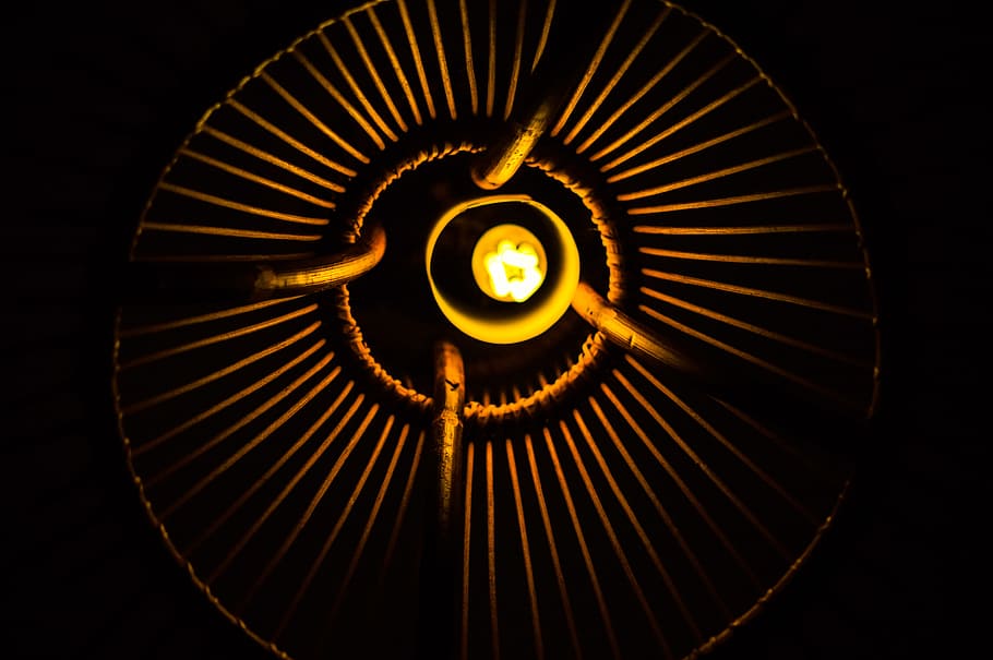 llum, art, nit, fosc, resum, fons, bombeta, disseny, energia, fractal, insubstancial, luminescència, moviment, patró, rodó, forma, espiral, tecnologia, textura, fusta, fons negre, il·luminat, equips d’il·luminació, tir de l'estudi, brillant, a l'interior, cap gent, cercle, llum - fenomen natural, forma geomètrica, electricitat, generació de combustible i energia, calor - temperatura, llum elèctrica, directament a sota, lluminositat, concèntric, 4K