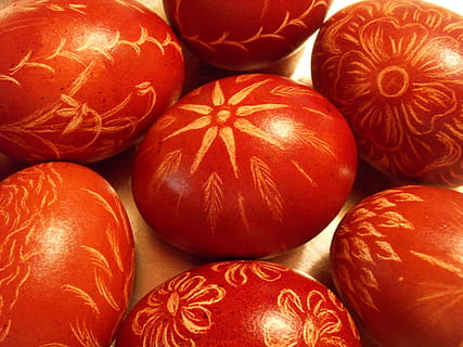Ostern, Eier, rot, braun, Dekorationen, dekorativ, golden, Muster, Entwürfe, gemälde, Makro, Nahansicht, Feierlichkeiten, Geschenke, Ferien, verziert, gemalt, hell, bunt, Lebensmittel, Essen und Trinken, Wohlbefinden, gesundes Essen, orange Farbe, Frische, Gruppe von Objekten, Obst, keine Leute, Stillleben, mittlere Gruppe von Objekten, Feier, High Angle View, drinnen, Hintergründe, Urlaub, reif, Vollbild, 2K, CC0, gemeinfrei, lizenzfrei