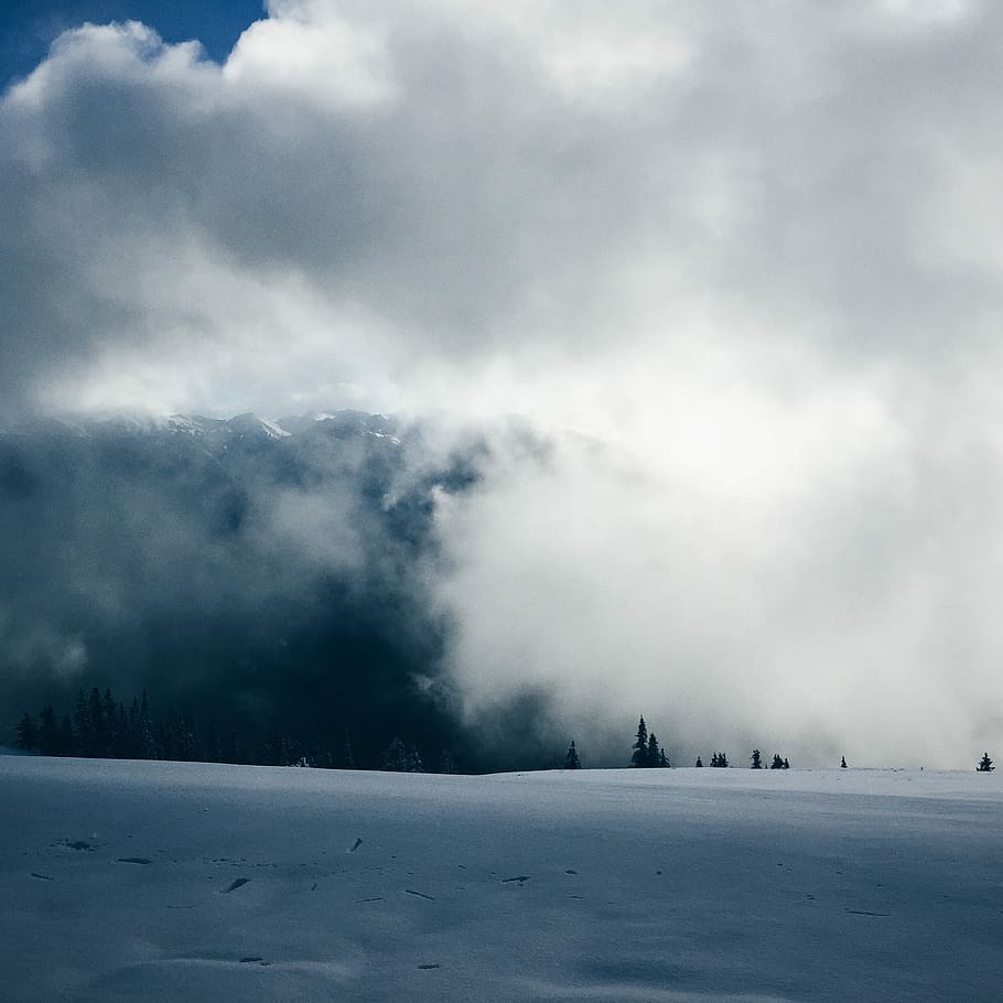 wolkig, Berg, genommen, tagsüber, schneebedeckt, Weiß, Wolken, Wolke, Schnee, Nebel, Baum, Winter, minimal, Landschaft, Natur, kalt, versteckt, kalte Temperatur, wolke - himmel, Himmel, Schönheit in der Natur, Szenen - Natur, Umgebung, ruhige Szene, Ruhe, weiße Farbe, Nicht-städtische Szene, Tag, Abdeckung, keine Leute, draußen, extremes Wetter, schneebedeckter Berg, Skigebiet, 1080P