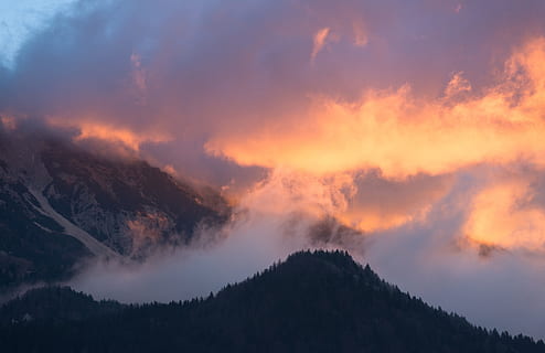 Sonnenuntergang, Himmel, Hintergrund, Orange, Nacht-, wunderschönen, Sonnenaufgang, Dämmerung, dramatisch, Natur, Wolke, Farbe, golden, Gelb, Licht, Abend, Landschaft, wolkig, Gold, Sonne, Sonnenlicht, glühen, Wolkengebilde, hell, feurig, rot, Horizont, Schönheit, Epos, schwarz, natürlich, bunt, draussen, Meer, Szene, szenisch, Morgen, friedlich, Panorama, Schönheit in der Natur, wolke - himmel, Baum, Szenen - Natur, ruhige Szene, Ruhe, Berg, Umgebung, Pflanze, Nicht-städtische Szene, keine Leute, Wald, Silhouette, idyllisch, draußen, Kiefer, Nadelbaum, Kiefernwald, 5K, CC0, gemeinfrei, lizenzfrei