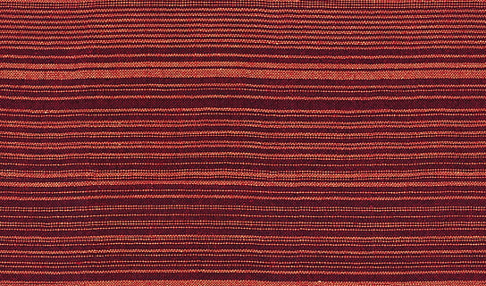 rood textiel, horizontaal, gestreept, textiel, structuur, rood, retro, wijnoogst, kleding stof, hand-, handgemaakt, zwart, patroon, canvas, borstel, creatief, zacht, stijl, achtergronden, materiaal, getextureerde, abstract, mode, katoen, volledig kader, geen mensen, detailopname, binnenshuis, hout - materiaal, geweven, macro, enkel object, houtnerf, hoge hoekmening, donker, door de mens gemaakt, getextureerd effect, blanco, 2K, CC0, publiek domein, royaltyvrij