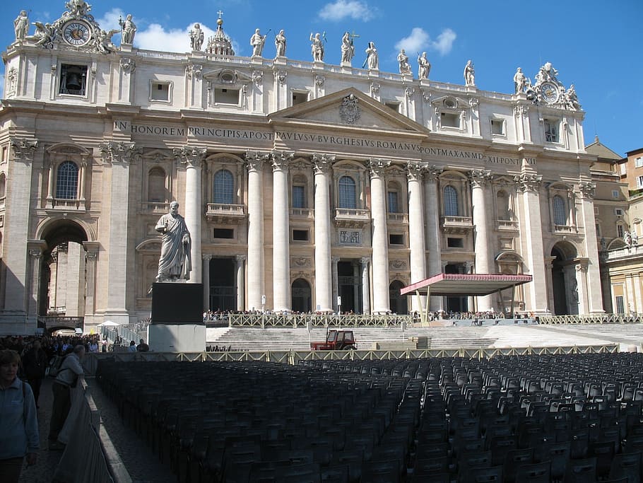 vatican, Peter peter, quadrat, Roma, basílica, arquitectura, catedral, cúpula, viatjar, catòlic, europa, antic, religió, referència, famós, cel, turisme, capital, cristià, monument, religiós, vista, Papa, columna, catolicisme, visites turístiques, històric, Sant, paisatge, marbre, exterior, estructura construïda, exterior de l'edifici, columna arquitectònica, història, el passat, destinacions de viatge, naturalesa, persones incidentals, escultura, dia, art i artesania, façana, vista d’angle baix, representació humana, estàtua, ciutat, a l'aire lliure, columnata, ornamentat, 1080P