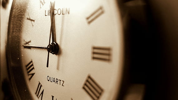 Uhr, Zeit, Minute, Stunde, zweiter Tag, zweite, Tag, grunge, Jahrgang, Kommunikation, Text, altmodisch, Dringlichkeit, Nahansicht, Nummer, selektiver Fokus, Ziffernblatt, Minutenzeiger, keine Leute, Uhrzeiger, drinnen, kopieren sie platz, Metall, sehen, Technologie, Geschäft, einzelnes Objekt, extreme Nahaufnahme, Botschaft, 2K, CC0, gemeinfrei, lizenzfrei