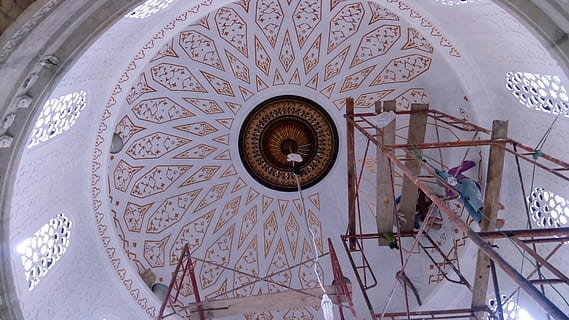 il Duomo, moschea, GRC, architettura, struttura costruita, Inquadratura dal basso, modello, nessuno, arte e artigianato, in casa, costruzione, soffitto, design, religione, spiritualità, luogo di culto, credenza, giorno, creatività, cupola, murale, ornato, bicchiere, motivo floreale, direttamente sotto, architettura e arte, 4K, CC0, dominio pubblico, privo di copyright