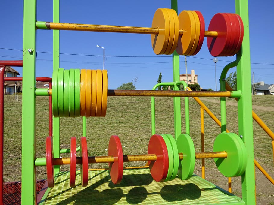 àbac, comptador, joc, diversió, plaça, esport, equipament, exercici, aigua, cap gent, dia, naturalesa, metall, indústria, cel, a l'aire lliure, cel clar, bobina, llum solar, color verd, multicolor, tub de tub, terra, enrotllat, blau, fàbrica, acer, 4K