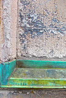 facade, structure, green, old, wall - Building Feature, no people, day, close-up, architecture, built structure, animal themes, wall, outdoors, animal, textured, one animal, animals in the wild, pattern, green color, animal wildlife, weathered, stone wall, vertebrate, turquoise colored, 2K, CC0, public domain, royalty free