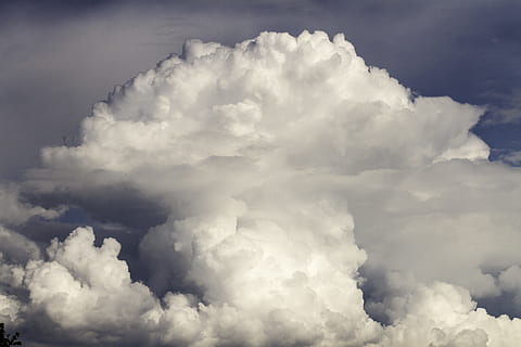 Sky, himmel, skyer form, mørke skyer, cumulus sky, cumulus skyer, dramatisk, landskab, natur, cumulus, flyve, humør, drama, enorm, hvid, grå, blå, tordenvejr, vejr, frem, storm, sky - himmel, skønhed i naturen, scenics - natur, cloudscape, ingen mennesker, hvid farve, storm sky, dag, fluffy, ro, overskyet, udendørs, rolig scene, baggrunde, ildevarslende, blødhed, meteorologi, 5K, CC0, offentligt domæne, royaltyfrie