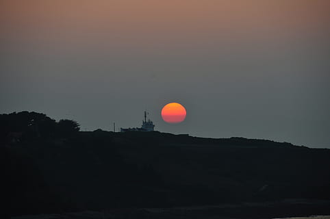 sun, setting, sky, mood, sunset, dusk, orange, silhouette, back light, water, sunlight, outline, beauty in nature, scenics - nature, no people, nature, tranquility, tranquil scene, copy space, environment, idyllic, plant, tree, non-urban scene, landscape, architecture, outdoors, orange color, full moon, dark, 4K, CC0, public domain, royalty free