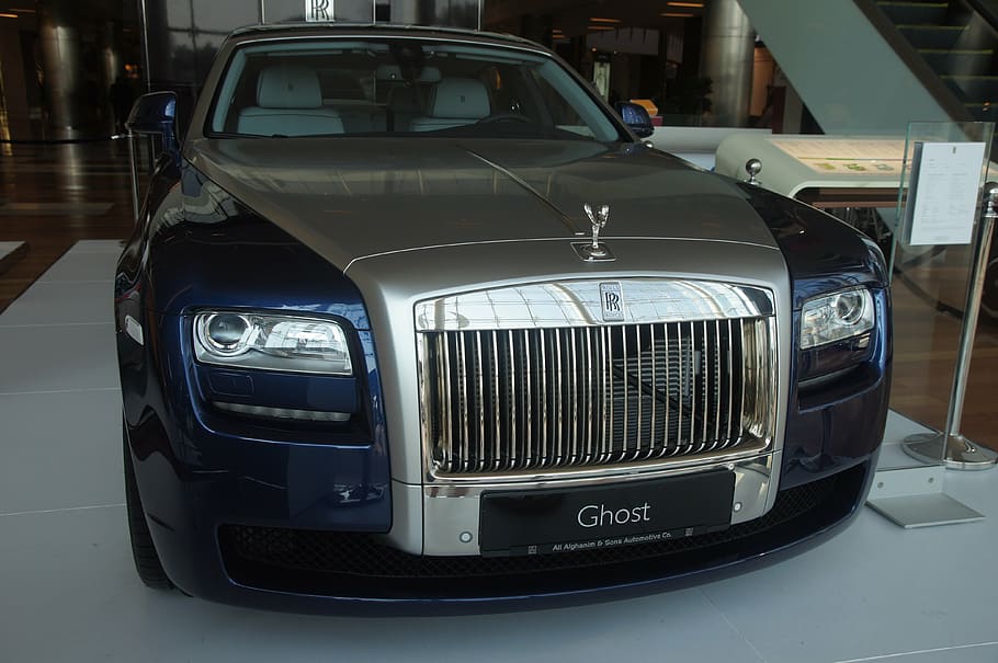 blau, gris, vehicle, cotxe, rolls Royce, fantasma, model, Royce, automòbil, rotlles, transport, luxe, vehicle terrestre, crom, graella, manera de transport, faro, estil retro, cotxe d'època, riquesa, a l'interior, cap gent, estacionari, centrar-se en primer pla, metall, dia, tecnologia, vista frontal, 4K