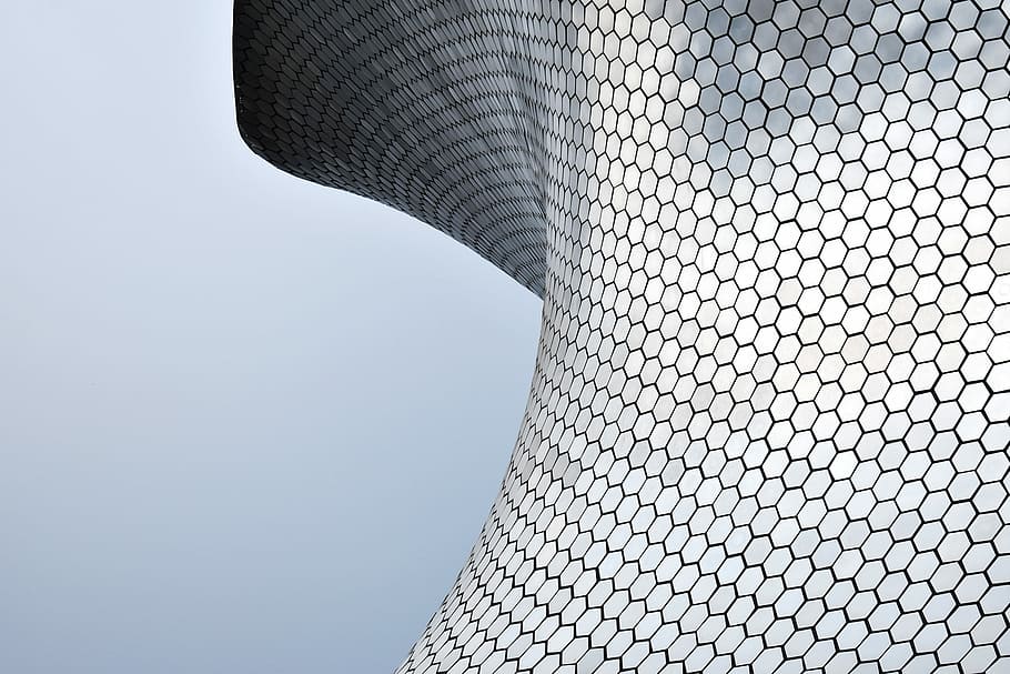 fons de pantalla arquitectònic gris, ciutat, arquitectura, patró, modern, acer, construir, museu, gris, hexàgon, disseny, corba, mínim, forma, soumaya, museo, mexicà, estructura construïda, exterior de l'edifici, edifici, vista d’angle baix, cel, cap gent, dia, torre, alta - alta, turisme, exterior d’edifici d’oficines, cel clar, destinacions de viatge, naturalesa, gratacels, oficina, a l'aire lliure, directament a sota, 1080P