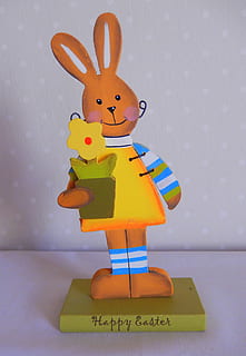conill de Pasqua, Pasqua, holzfigur, decoració de pasqua, Feliç Pasqua, targeta de felicitació, mapa, salutació de pasqua, osterkarte, joguina, a l'interior, bonic, cap gent, multicolor, representació, art i artesania, text, creativitat, natura morta, celebració, funció de construcció de parets, guió occidental, representació humana, taula, primer pla, festa, 4K, CC0, domini públic, lliure de regalies