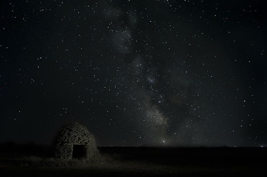 cubillo, a través de lactea, nit, estrella - espai, astronomia, fosc, galàxia, espai, cel, cap gent, arquitectura, camp estel·lar, escenics - natura, naturalesa, estructura construïda, estrella, exterior de l'edifici, història, bellesa a la natura, antiga ruïna, a l'aire lliure, misteri, Via Làctea, arruïnat, 4K
