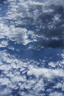 nuvens, azul, por do sol, céu, branco, nuvens brancas, natureza, panorama, verão, solar, nuvem, composição, inacreditável, fundo, espaço, manhã, origens, limpar \ limpo, abstrato, leve, de Meio Ambiente, textura, lindo, atmosfera, Paz, detalhe, padronizar, dia, ninguém, copie o espaço, oxigênio, imagem colorida, nuvem - céu, beleza na natureza, visão de baixo ângulo, scenics - natureza, tranquilidade, cena tranquila, cloudscape, ao ar livre, quadro completo, cor branca, idílico, fofo, céu dramático, meteorologia, 4K, CC0, domínio público, royalty free