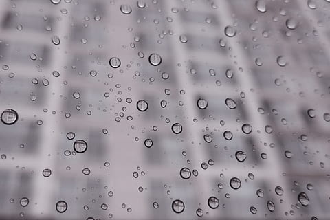 nicht, Tau, Wasser, Muster, Rinnsal, Fenster, grau, Wohnungen, Gebäude, Vollbild, Hintergründe, keine Leute, fallen, nass, Luftfahrzeug, Flugzeug, Natur, Regen, Nahansicht, Glas - Material, drinnen, Tag, Himmel, Regentropfen, 2K, CC0, gemeinfrei, lizenzfrei