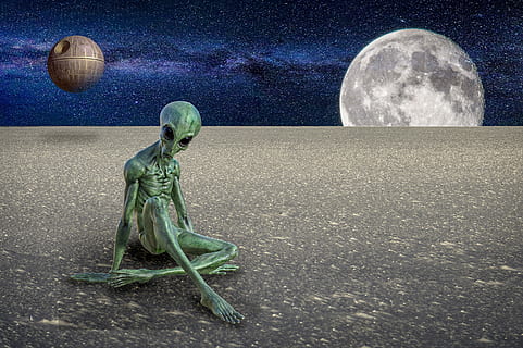 planeta, Luna, bola, humano, astronomía, espacio, cielo, noche, representación humana, naturaleza, nadie, representación, Arte y artesanía, semejanza masculina, planeta - espacio, estrella - espacio, Luna llena, al aire libre, exploración espacial, futurista, esfera, compuesto digital, 4K, CC0, dominio público, libre de derechos