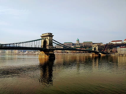 budapest, reflexió, aigua, pont, arquitectura, viatjar, riu, danub, estructura construïda, pont - estructura feta per l'home, connexió, cel, transport, exterior de l'edifici, davant del mar, ciutat, naturalesa, destinacions de viatge, enginyeria, pont de cadena, a l'aire lliure, 4K, CC0, domini públic, lliure de regalies