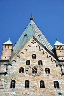 kellotorni, aika, rakentaminen, taivas, torni, rakennus, arkkitehtuuri, näkökulma, lyhentäminen, historia, kirkko, dom, katolinen, roomalainen katolinen hiippakunta, piispa, uskonto, usko, kristinusko, kastaa, keskiaika, romaaninen, gotiikka, kivi, hiekkakivi, Saksa, pohjois-rhine westphalia, rakennuksen ulkoa, sininen, ei ihmisiä, rakennettu rakenne, kirkas taivas, hengellisyys, uskomus, matala kulma, palvonnan paikka, päivä, luonto, menneisyys, ulkona, 4K, CC0, public domain, rojaltivapaa