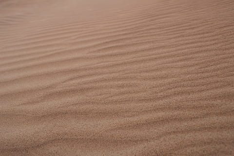 sand, ørken, Klit, natur, strand, tør, tekstureret, mønster, ingen mennesker, baggrunde, fuld ramme, Brun, jord, naturligt mønster, scenics - natur, ro, høj vinkel visning, skønhed i naturen, bølge mønster, kopiere plads, tæt på, piblede, træ, klima, trækorn, tørt klima, abstrakte baggrunde, parketgulv, 5K, CC0, offentligt domæne, royaltyfrie