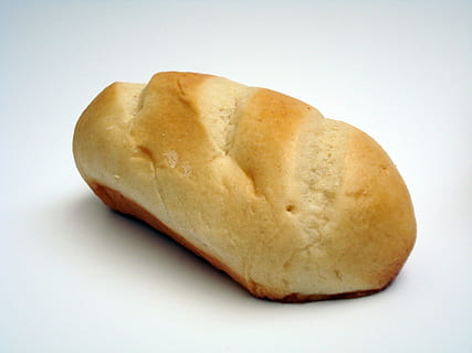 al forn, pa, blanc, superfície, pastes, rodar, postres, pa blanc, esmorzar, esmorzars entrepans, despertar, hidrats de carboni, menjar, comestible, menjar i beguda, sol objecte, tir de l'estudi, fons blanc, cap gent, primer pla, alimentació saludable, frescor, a l'interior, benestar, tallar, fons de colors, senzillesa, dos objectes, bun, aliments crus, vegetals, berenar, 2K, CC0, domini públic, lliure de regalies