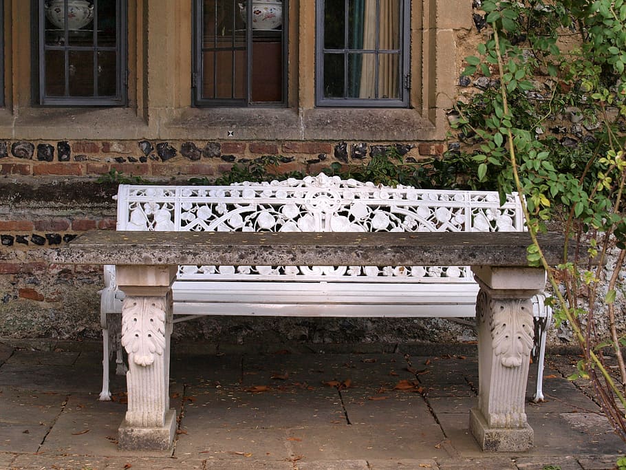 panchina, posto a sedere, tavolo, giardino, architettura, esterno dell'edificio, giorno, nessuno, struttura costruita, costruzione, pianoforte, legno - materiale, testo, attrezzatura musicale, all'aperto, natura, Casa, strumento musicale, quartiere residenziale, sceneggiatura occidentale, pianta, sedia, 2K