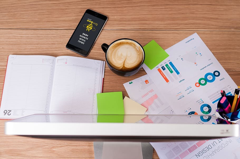 papiroversigter, & Amp;, kaffe, papir, diagrammer, amp, notesblok, ux, kunst og design, forretning, finansiere, ingen mennesker, betalingsmiddel, indendørs, skrivebord, bord, trådløs teknologi, note pad, påmindelse, teknologi, træ - materiale, høj vinkel visning, offentliggørelse, stilleben, meddelelse, Bestil, mad og drikke, bærbar informationsenhed, forbindelse, møbel, pen, uddannelse, kop, 4K