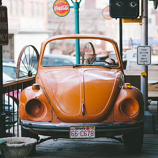 taronja, cotxe escarabat volkswagen, Volkswagen Beetle Coupe Park, al costat, marró, baranes, cotxe, escarabat, error, conduir, vehicle, shell, carrer, urbà, carretera, frontal, capot, vintage, esvaïda, vw, Volkswagon, manera de transport, transport, dia, vehicle terrestre, centrar-se en primer pla, ciutat, text, cap gent, comunicació, signe, arquitectura, a l'aire lliure, guió occidental, estacionari, estructura construïda, transport públic, nombre, representació, 4K, CC0, domini públic, lliure de regalies