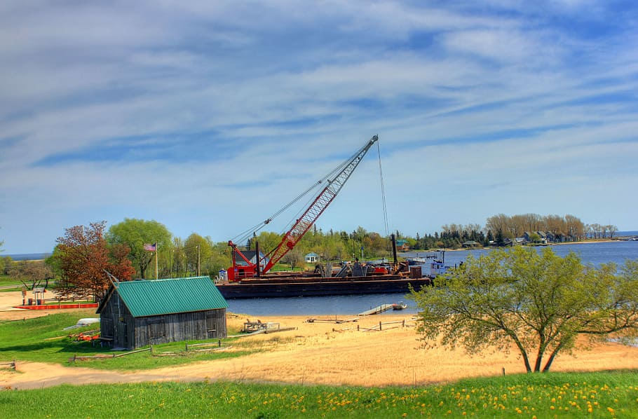Bauboot, See, überlegen, Oberer, höher, Halbinsel, Konstruktion, Boot, Lake Superior, obere Halbinsel, Michigan, Wolken, Landschaft, Himmel, ländliche Szene, Natur, draußen, Landwirtschaft, alt, Blau, wolke - himmel, Tag, keine Leute, Transport, Gras, Wasserfahrzeug, Wasser, die Architektur, Transportmittel, Pflanze, Baum, Kran - Baumaschinen, Maschinen, gebaute Struktur, Schiff, Meer, Hafen, Industrie, Segelboot, 2K