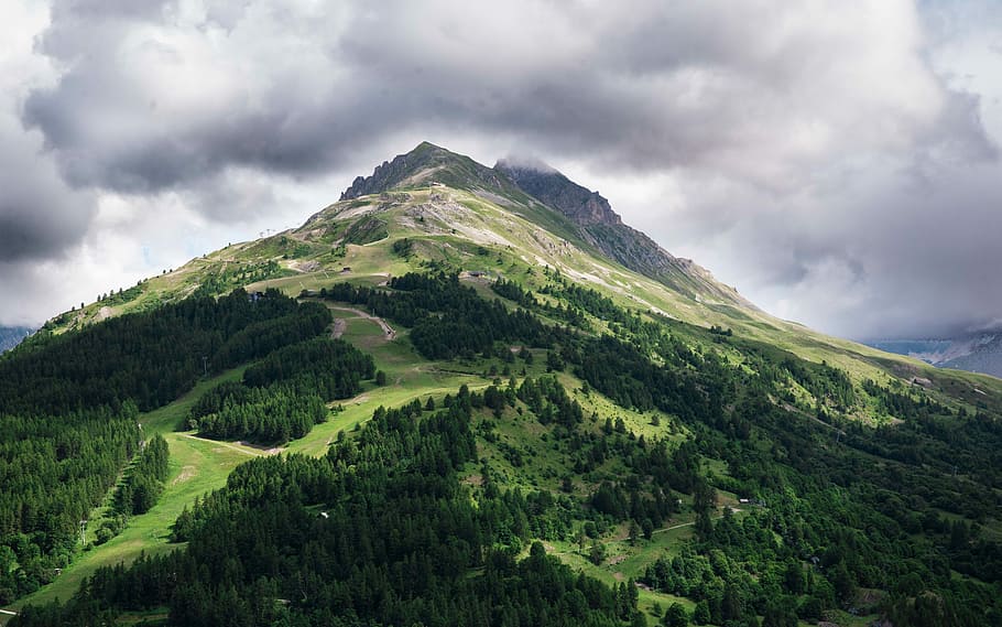 blau, muntanya, skt, arbres, peu, ennuvolat, cel, bosc, núvol, paisatge, moutain, desert, cim, mount, pic, arbre, a l'aire lliure, alpe francès, rural, majestuós, núvol - cel, medi ambient, escenics - natura, bellesa a la natura, color verd, planta, naturalesa, terra, cap gent, tranquil·litat, escena no urbana, escena tranquil·la, tempesta, cim de muntanya, pluja, 5K