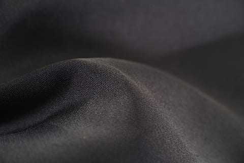 grau, Stoff, Muster, Textil-, Kleidung, Mode, kopieren sie platz, Weberei, abstrakt, Detail, horizontal, niemand, Baumwolle, Design, Textur, abstraktes Muster, lebendige Farbe, wolle, Hintergründe, Makro, selektiver Fokus, Weichheit, kasachisch, keine Leute, alt, Hintergrund, Abdeckung, gemalt, Nahansicht, weich, Farbbild, schließen, wunderschönen, Garn, Fotografie, Studio, Modell-, Foto, Stil, drinnen, eine Person, Studioaufnahme, menschliches Körperteil, Körperteil, texturiert, passen, dunkel, Geschäft, Entspannung, Kleidungsstück, Leder, Jeans, 8K, CC0, gemeinfrei, lizenzfrei