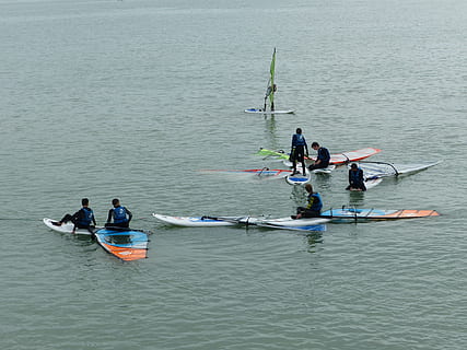corso, andare in barca, corsi di vela, tavola, windsurf, mare, sport, acqua, tempo libero, gli sport, sport acquatici, blu, windsurfer, la rochelle, Charente, Charente-Maritime, nuova aquitaine, Francia, persone reali, lungomare, uomini, stili di vita, gruppo di persone, nave nautica, attività di svago, mezzi di trasporto, persone, giorno, natura, modo di trasporto, avventura, solidarieta, movimento, donne, all'aperto, 4K, CC0, dominio pubblico, privo di copyright