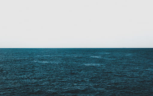 minimales Meer, minimal, Meer, abstrakt, Landschaft, Natur, Blau, Wasser, keine Leute, Himmel, Welle, Horizont über Wasser, szenen, Hintergründe, draußen, Farbbild, ruhige Szene, klarer Himmel, Horizont, Szenen - Natur, Ruhe, kopieren sie platz, Schönheit in der Natur, seelandschaft, gewellt, Ufergegend, idyllisch, 8K, CC0, gemeinfrei, lizenzfrei