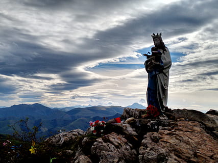 santa, bjerg, skyer, pyreneerne, sti, santiago, Frankrig, sky - himmel, himmel, solid, klippe, rock-objekt, skønhed i naturen, scenics - natur, natur, bjergkæde, menneskelig repræsentation, rolig scene, ro, lav vinkel visning, skulptur, ikke-urbane scene, dag, mennesker, fritidsaktivitet, repræsentation, 2K, CC0, offentligt domæne, royaltyfrie