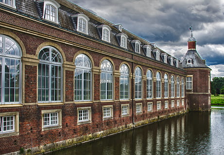 katedrála, vedle, tělo, voda, hrad, historicky, fasáda, okno, kopat, wasserschloss, zrcadlení, nebe, mraky, architektura, budova, schloß nordkirchen, münsterland, Německo, westfalen, starý, cihlový, Červené, zdivo, Zajímavosti, exteriér budovy, stavba, mrak - nebe, nikdo, Příroda, oblouk, Dějiny, minulost, destinace, město, odraz, den, nábřeží, kanál, venku, 5K, CC0, veřejná doména, bez autorských práv