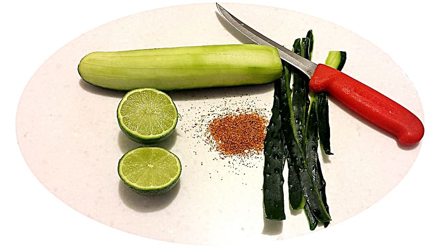 cogombre, cuke, orgànic, vegetals, verd, menjar, fresc, saludable, vegetarià, ingredient, naturalesa, madur, sencer, crua, nutrient, refresc, frescor, planta, fer dieta, nutrició, sucós, salut, estil de vida, atenció sanitària, nutritiu, aperitiu, dieta, amanida, bol, natural, saborós, deliciós, apetitós, verdures, vitamines, gust, Xile, llimona, vital, calories, berenar, hamburguesa, menjar i beguda, tir de l'estudi, fons blanc, alimentació saludable, benestar, natura morta, a l'interior, fruita, color verd, cap gent, vista d’angle alt, cítrics, espècia, tall, placa, temptació, 1080P