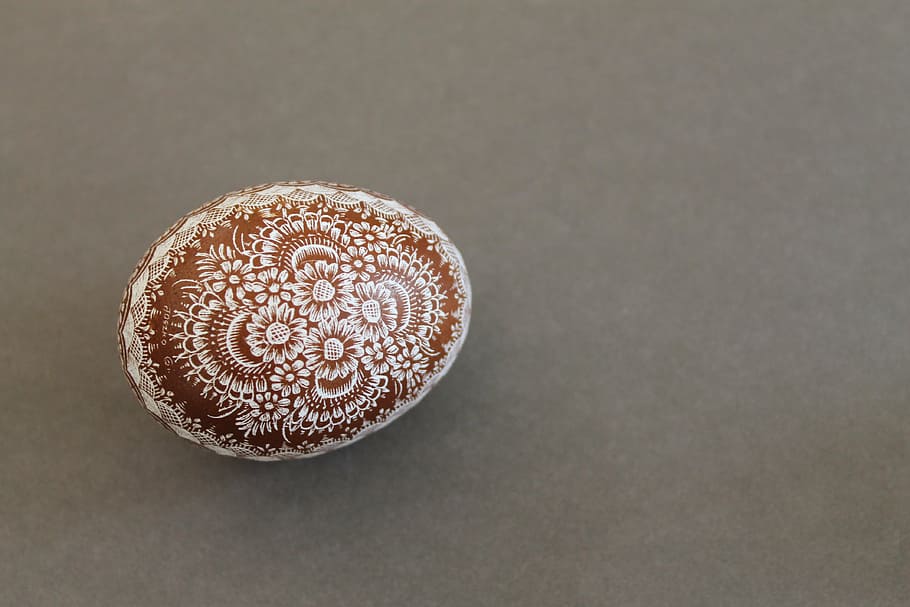 ou, kroszonka, opole, Pasqua, artesania, la tradició de, folklore, menjar dolç, tir de l'estudi, còpia espai, dolç, a l'interior, al forn, postres, directament a sobre, fons gris, cap gent, gris, sol objecte, menjar i beguda, menjar, pastís, fons de colors, llest per menjar, frescor, patró, tallar, temptació, 4K