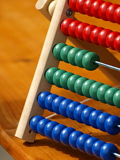 abaco multicolore, Regolo calcolatore, matematica, contare, scuola, legno - materiale, formazione scolastica, conteggio, apprendimento, calcolatore, multicolore, in casa, finanza, strumento di lavoro, nessuno, attività commerciale, avvicinamento, blu, perlina, segno più, simbolo, rosso, 2K, CC0, dominio pubblico, privo di copyright