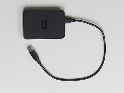 negro, occidental, digital, externo, difícil, conducir, disco duro, computadora, hardware, tecnología, conexión, adentro, electricidad, de cerca, cable, foto de estudio, comunicación, cable USB, solo objeto, tecnología inalámbrica, de color negro, generación de combustible y energía, naturaleza muerta, Fondo blanco, nadie, equipo de computadora, el color blanco, Enchufe electrico, teléfono inteligente, fuente de alimentación, equipo eléctrico, 4K, CC0, dominio público, libre de derechos