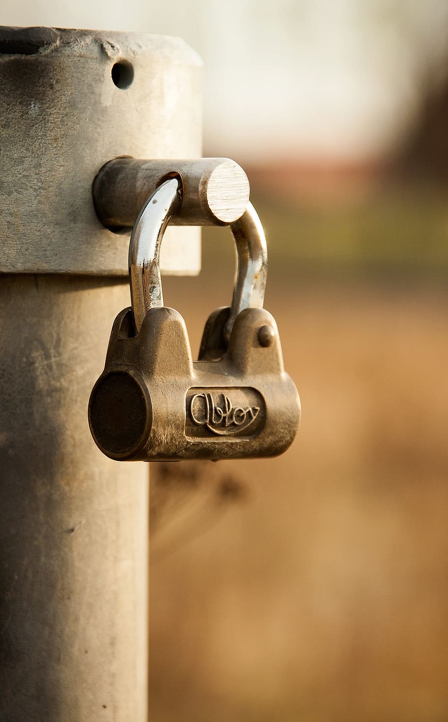 blocare, metal, maro, Securitate, privat, sigur, țeavă, proteja, echipament, Siguranță, a închide, să se concentreze asupra primelor elemente, protecţie, nici o persoana, lacăt, zi, în aer liber, uşă, vechi, Intrare, agăţat, ruginit, text, mâner, selectiv, zăvor, 2K