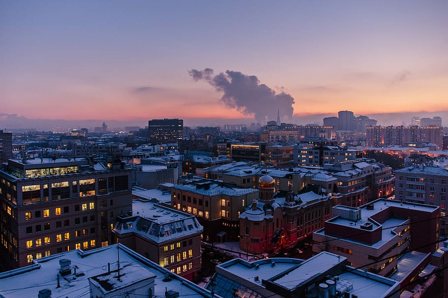 edifici, d'oro, ora, aereo, fotografia, città, tramonto, paesaggio urbano, tetto, tetti, Fumo, esterno dell'edificio, architettura, struttura costruita, costruzione, cielo, illuminato, vista dall'alto, crepuscolo, vita di città, natura, paesaggio, nessuno, notte, quartiere residenziale, inverno, temperatura fredda, edificio per uffici esterno, all'aperto, grattacielo, inquinamento, 2K