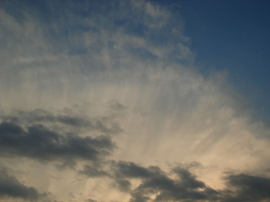 himmel, cirrus, storm skyer, skyer, før stormen, overskyet, storm, rolig før stormen, blå, mørk, baggrund, storm front, natur, skønhed i naturen, sky - himmel, scenics, baggrunde, lav vinkel visning, ro, scenics - natur, ingen mennesker, rolig scene, udendørs, dag, idyllisk, dramatisk himmel, solnedgang, cloudscape, humørlig himmel, meteorologi, tjavsede, 2K