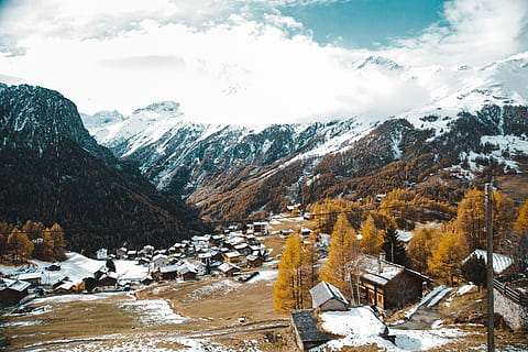 eisbedeckter Berg, Haus, Berg, Gebirge, Schnee, Winter, Wolke, kalte Temperatur, Umgebung, Szenen - Natur, Schönheit in der Natur, Landschaft, Natur, wolke - himmel, Himmel, schneebedeckter Berg, Reise, Wasser, Reiseziele, die Architektur, keine Leute, Land, Gipfel, draußen, Eis, 5K, CC0, gemeinfrei, lizenzfrei