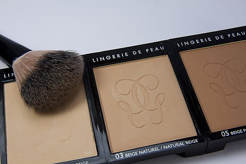make-up paleta, kartáč, makeup, struktura, fond, barva, kosmetika, mluvit, měkké minerály, krása, gradace, barva kůže, makro, uvnitř, nikdo, studio shot, detail, text, technologie, kopie prostor, podnikání, počítačové vybavení, příprava, poznámkový blok, spojení, sdělení, Černá barva, cestovat, umělecká kultura a zábava, vzdělání, finance, luxus, 4K, CC0, veřejná doména, bez autorských práv