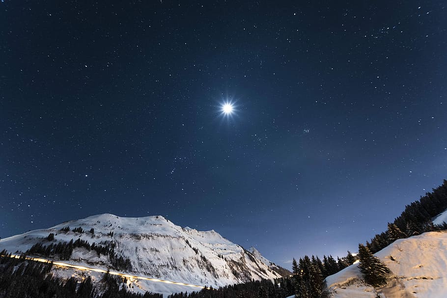 branco, montanha, noite estrelada, grande, brilhante, Estrela, período noturno, lua, céu, neve, arvores, silhueta, Alpes, natureza, noite, tarde, ao ar livre, céu noturno, árvore, temperatura fria, inverno, estrela - espaço, scenics - natureza, montanha coberta de neve, beleza na natureza, espaço, astronomia, meio Ambiente, cadeia de montanhas, cena tranquila, ninguém, panorama, luar, Pico da montanha, reflexo de lente, lua cheia, via Láctea, árvore conífera, 5K
