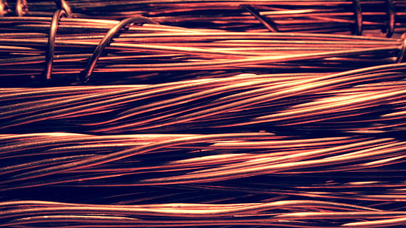 kabel kabel coklat, kawat, tembaga, listrik, berhenti, merapatkan, logam, mendaur ulang, industri, kabel, membatalkan, pengolahan, latar belakang, tidak ada orang, bingkai penuh, pola, sekelompok besar objek, kompleksitas, dalam ruangan, kelimpahan, masih hidup, merah, hari, tampilan sudut tinggi, koneksi, benang, coklat, sinar matahari, kusut, 2K, CC0, domain publik, bebas royalti