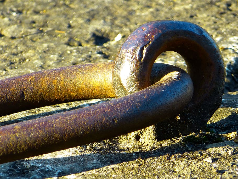ulleres, anell, ganxo, metall, arreglar, acer, rovellat, ferro - metall, cadena, enllaç, força, primer pla, tub de tub, canonada d'aigua, a l'aire lliure, indústria del petroli, dia, connexió, cap gent, naturalesa, llum solar, vista d’angle alt, centrar-se en primer pla, terra, vell, textura, seguretat, natura morta, ombra, ferro, 4K