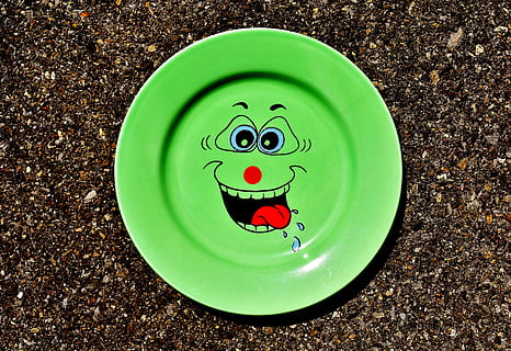 rund, grønn, keramisk, tallerken, servise, smiley, søt, porselen, fargerik, farge, spise, grønn farge, rett over, antropomorfe smiley ansikt, konsentriske, antropomorfe ansikt, dag, kreativitet, representasjon, kunst og Håndverk, ingen folk, smilende, ansikt, antropomorfe, nærbilde, land, rød, menneskelig representasjon, høy vinkel visning, stilleben, sirkel, form, 5K, CC0, offentlig domene, opphavsrett gratis
