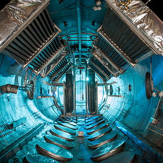 foto, azul, marrón, maquina de tanque, enviar, bote, buque, transporte, Envío, arquitectura, estructura construida, adentro, metal, nadie, modelo, techo, fábrica, tubo - tubo, industria, día, antiguo, característica arquitectónica, columna arquitectonica, vista de ángulo bajo, edificio, escalera, iluminado, directamente debajo, 1080P, CC0, dominio público, libre de derechos